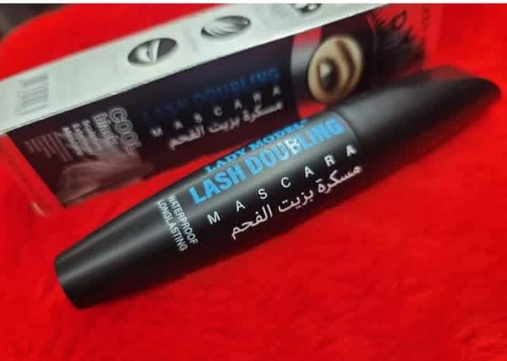 🌟 موديل سيدة - ماسكارا مضاعفة الرموش
