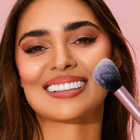 Real Techniques Everyday Essentials Brush Set ✨🖌 - - Pinky Cosmetics -- United Arab Emirates -- Pinky Cosmetics