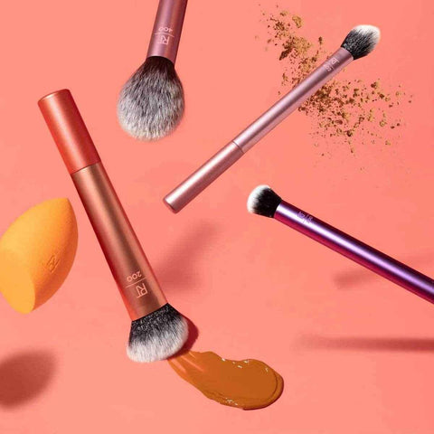 Real Techniques Everyday Essentials Brush Set ✨🖌 - - Pinky Cosmetics -- United Arab Emirates -- Pinky Cosmetics