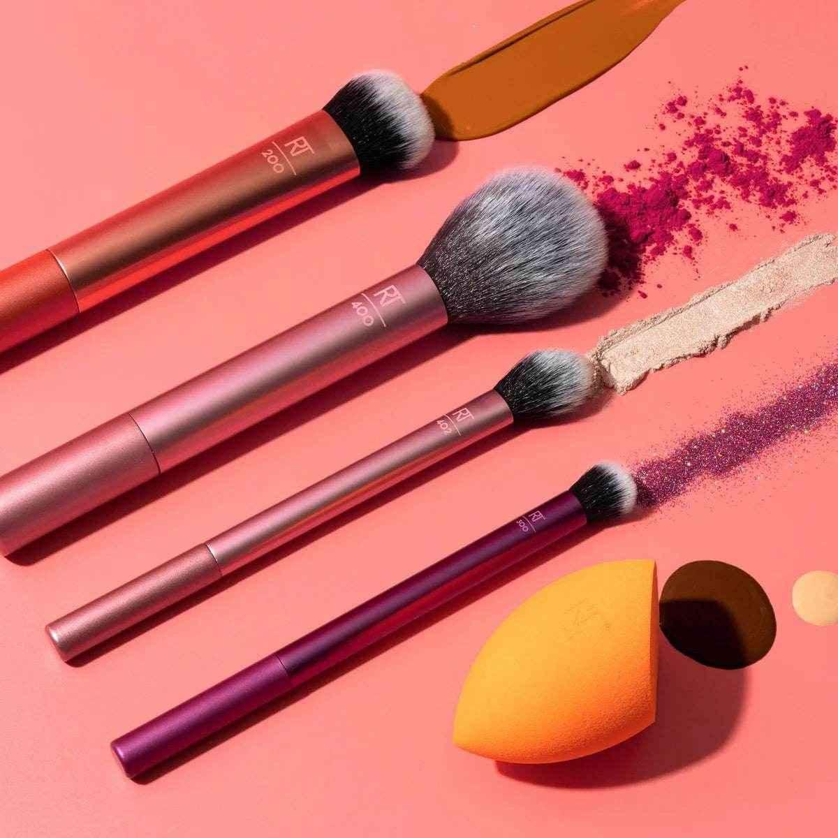 Real Techniques Everyday Essentials Brush Set ✨🖌 - - Pinky Cosmetics -- United Arab Emirates -- Pinky Cosmetics