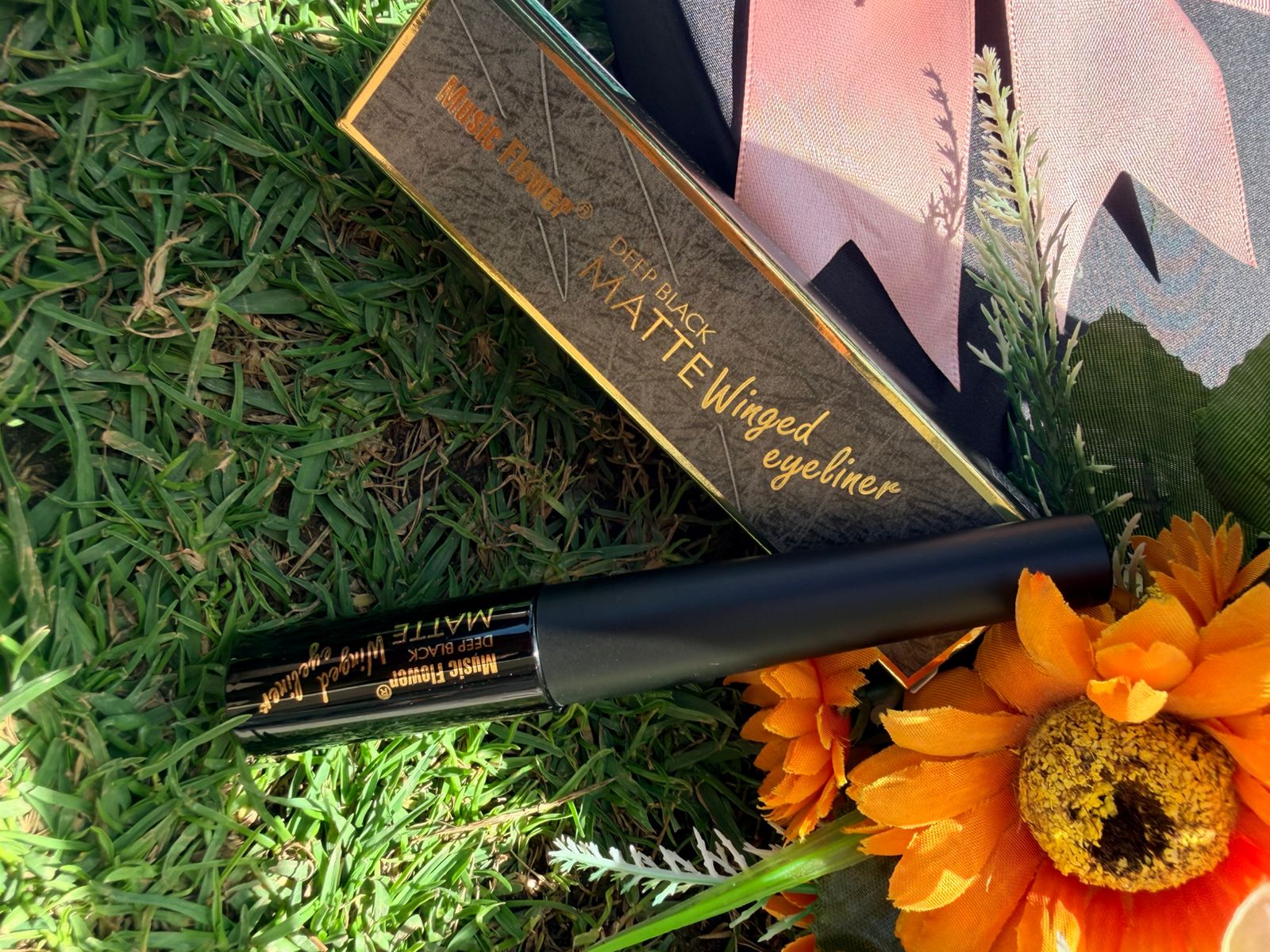 Music Flower Matte Winged Eyeliner Deep Black Matte Finish Music Flower Eyeliner  Pinky Cosmetics