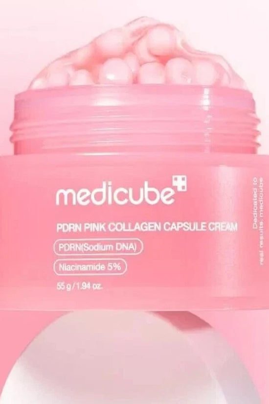 كريم مرطب من سلسلة Medicube يرطب البشرة ويمنحها إشراقة.