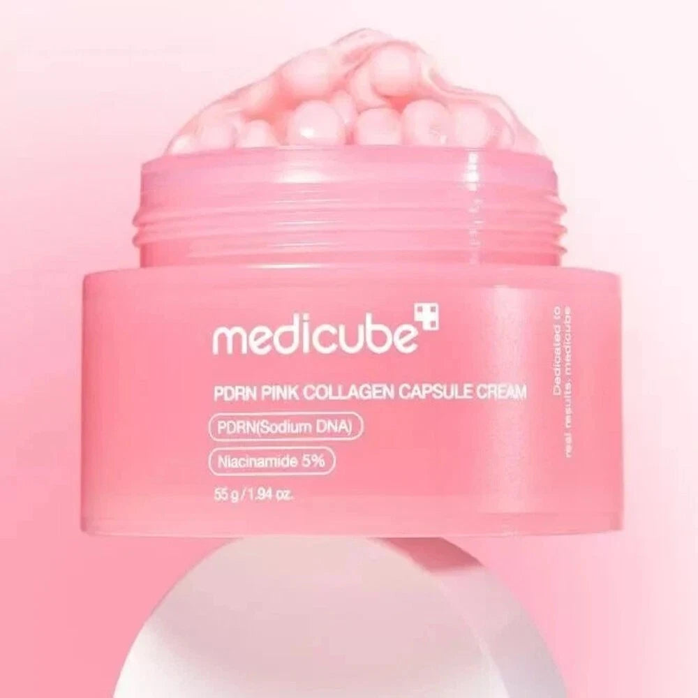 كريم مرطب من سلسلة Medicube يرطب البشرة ويمنحها إشراقة.