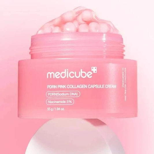 كريم مرطب من سلسلة Medicube يرطب البشرة ويمنحها إشراقة.