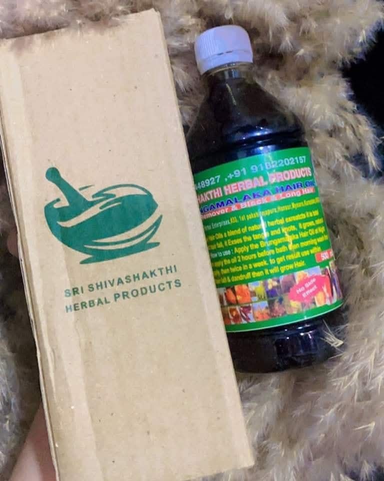 SRI SHVASHKIthi hair oil 500ml in a dark bottle with a natural herb formulation label for healthy hair care